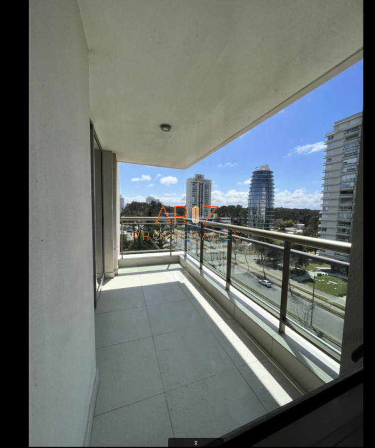 Apartamento ID.1561 - ALQUILER ANUAL 2 DORMITORIOS 1 BAÑO Y MEDIO TODOS LOS SERVICIOS PUNTA DEL ESTE