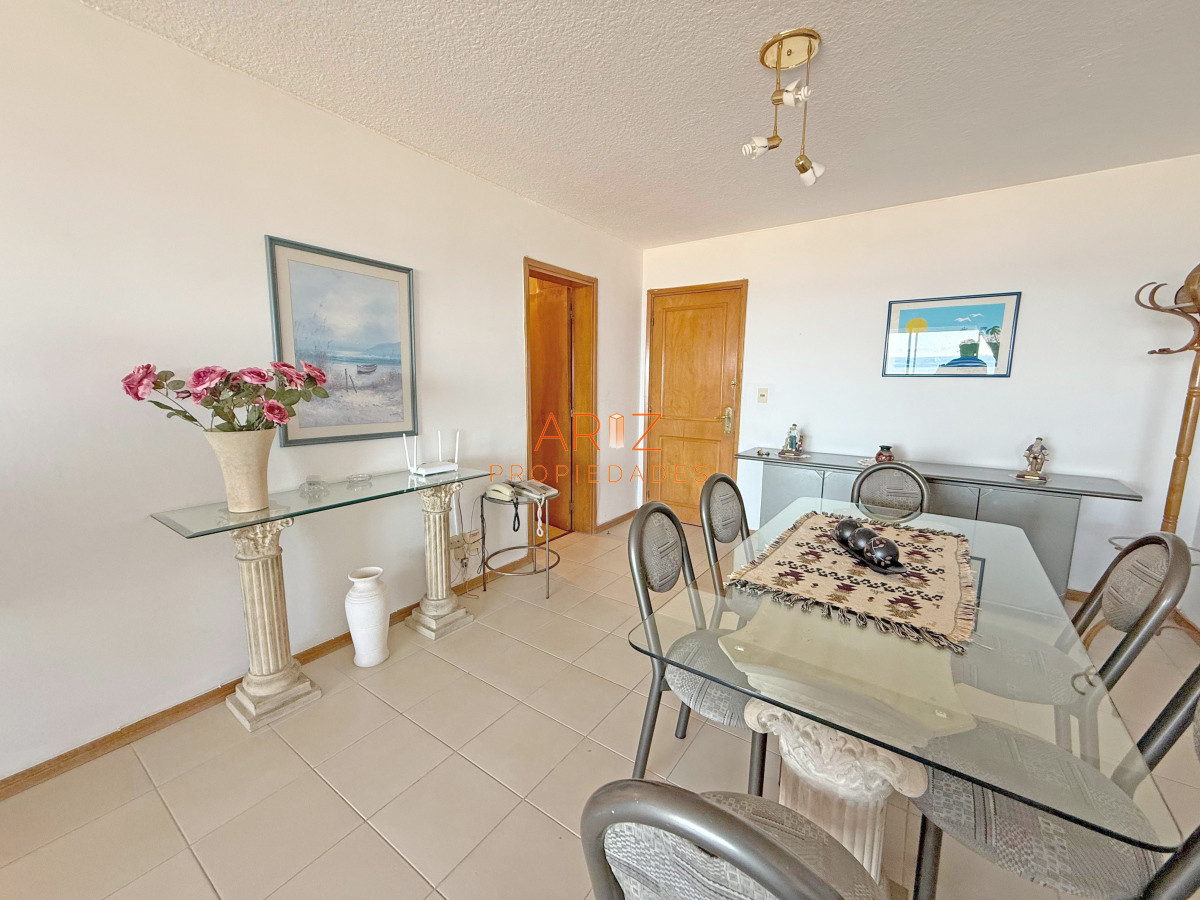 Apartamento ID.2377 - VENTA OPORTUNIDAD 2 DORMITORIOS 2 BAÑOS 1 SUITE PRIMERA LINEA PLAYA BRAVA FRENTE AL MAR AMPLIO APARTAMENTO EXCELENTE CONSTRUCCION