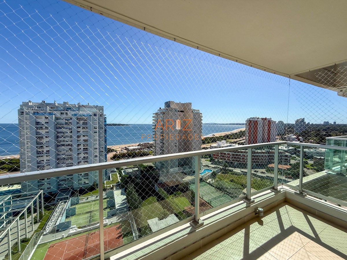 Apartamento ID.2326 - VENTA APARTAMENTO 3 DORMITORIOS EN SUITE + TOILETTE PISO ALTO SEGUNDA LINEA VISTA A LA MANSA 