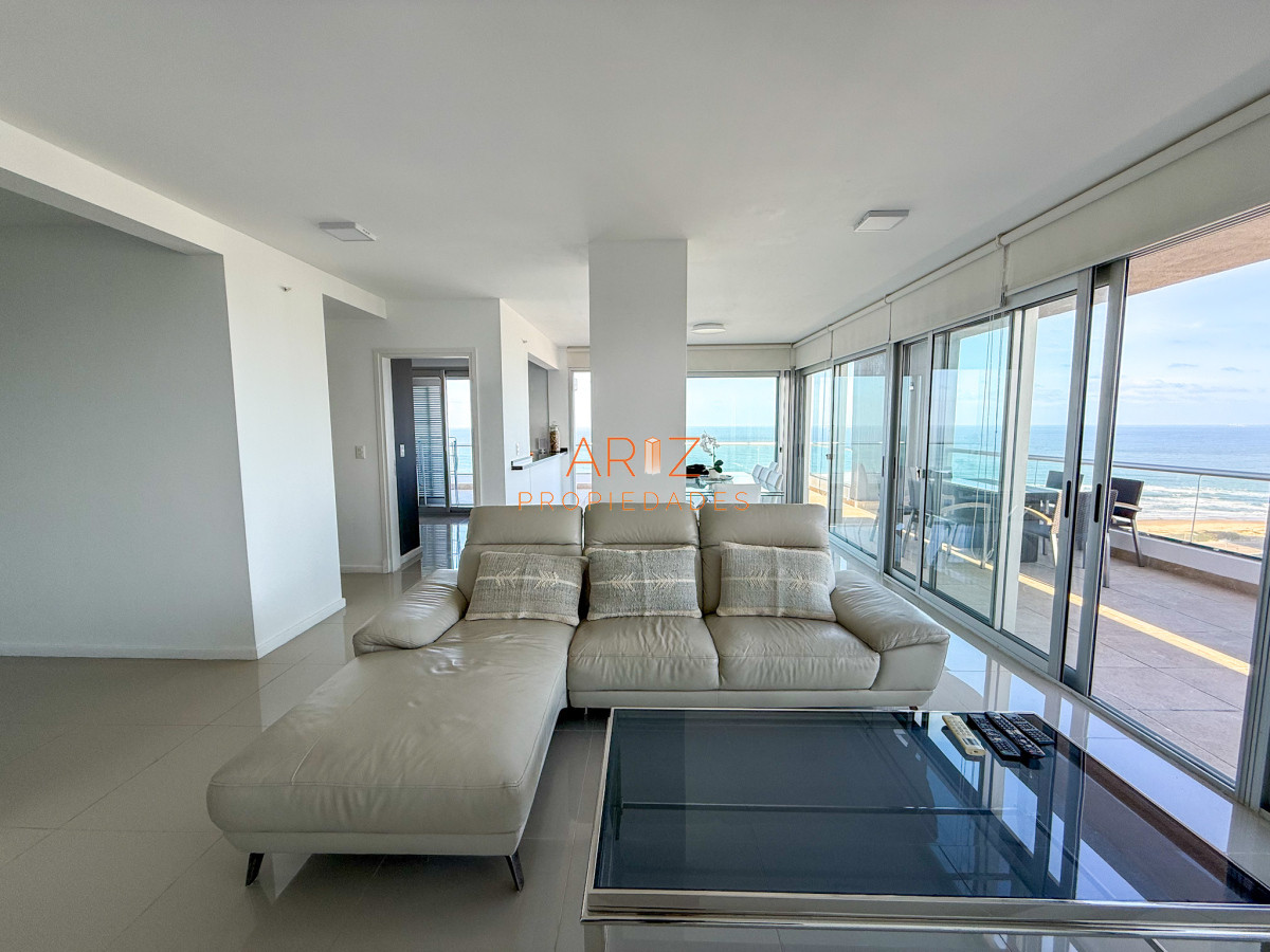Apartamento ID.2296 - ALQUILER INVERNAL DESDE 1ERO MARZO 2025 PENTHOUSE 2DA LINEA BRAVA 3 DORMITORIOS