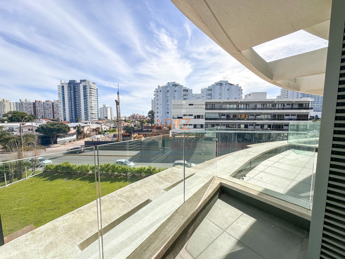 Apartamento ID.959 - ALQUILER ANUAL APARTAMENTO 3 DORMITORIOS PUNTA DEL ESTE MANSA DESDE 1ERO JUNIO