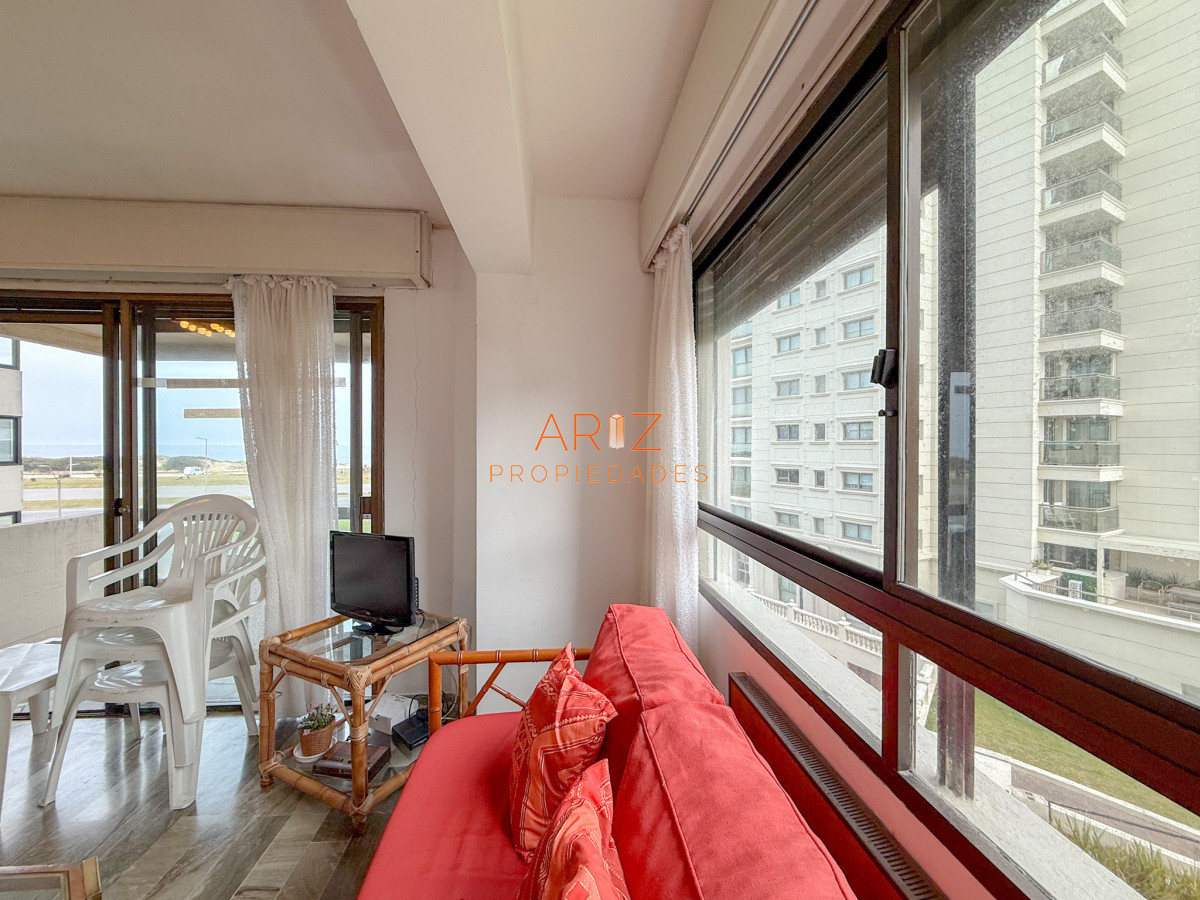 Apartamento ID.2402 - VENTA OPORTUNIDAD PRIMERA LINEA APARTAMENTO 2 DORMITORIOS VISTA A LA BRAVA PUNTA DEL ESTE 