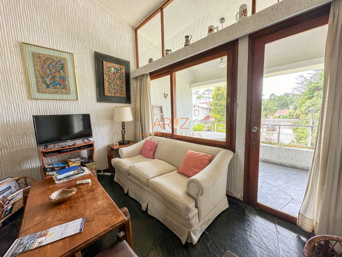 Apartamento ID.1642 - VENDO APARTAMENTO TIPO CASA 2 DORMITORIOS 1 BAÑO MUY BUEN ESTADO PUNTA DEL ESTE CANTEGRIL
