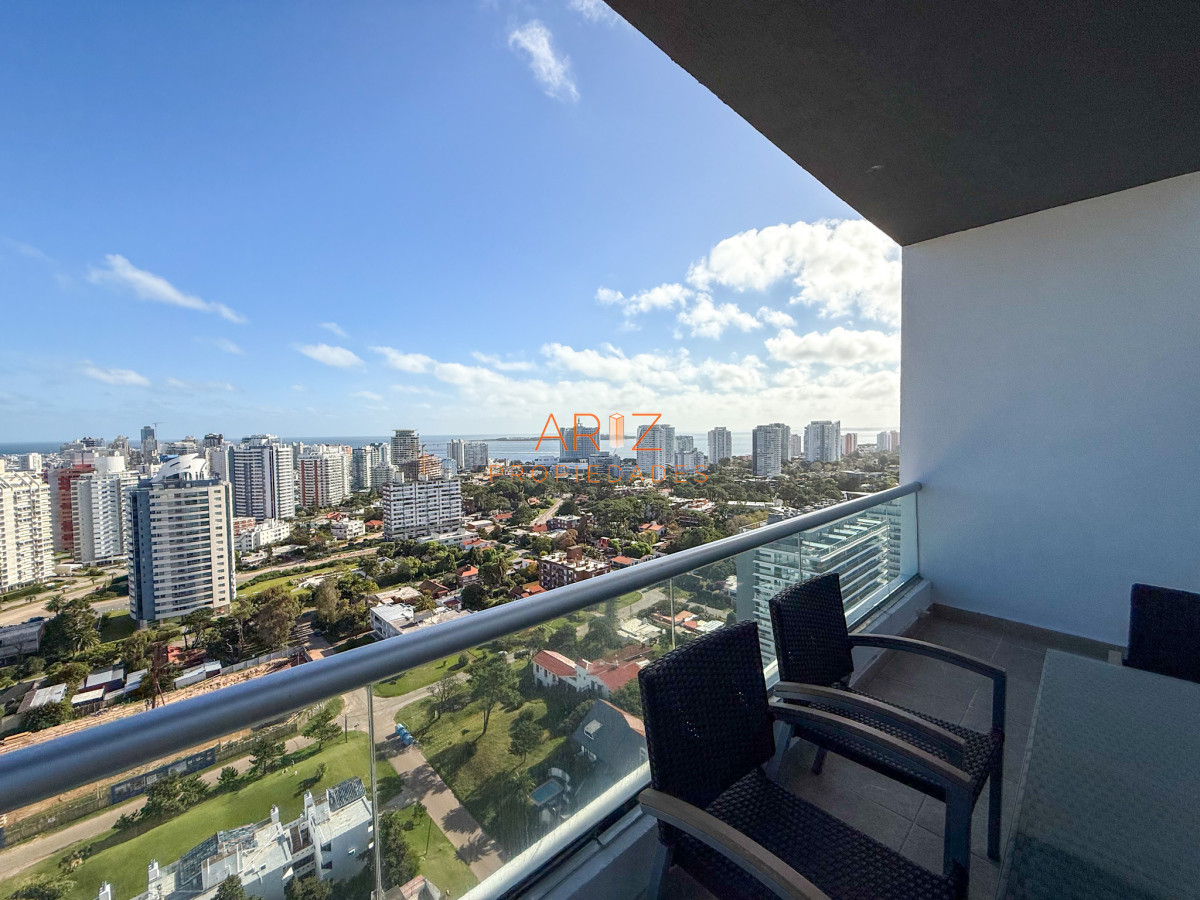 Apartamento ID.2296 - ALQUILER INVERNAL DESDE 1ERO MARZO 2025 PENTHOUSE 2DA LINEA BRAVA 3 DORMITORIOS