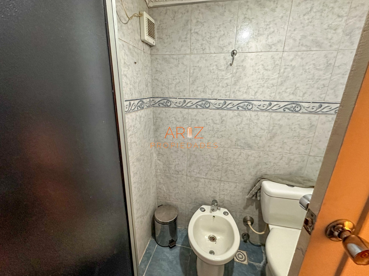 Apartamento ID.1933 - VENDO APARTAMENTO 2 DORMITORIOS Y MEDIO 2 BAÑOS TIPO DUPLEX CON DOBLE LIVING Y GRAN GUARDILLA