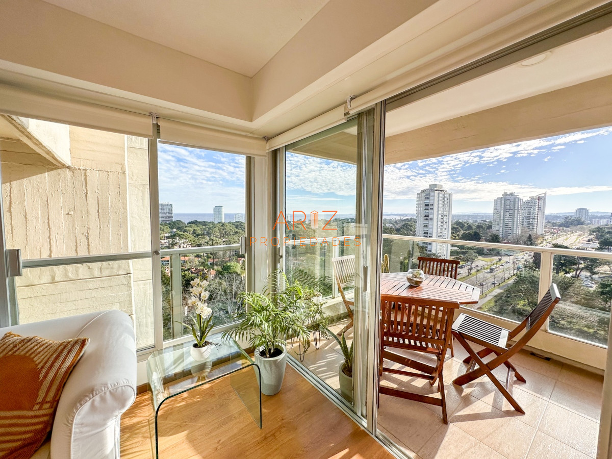 Apartamento ID.1913 - VENTA PISO ALTO APARTAMENTO 2 DORMITORIOS 2 BAÑOS SOL CASI TODO EL DIA, CONTRUCCION EXCEPCIONAL PUNTA DEL ESTE CANTEGRIL