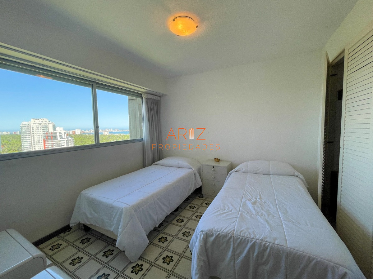Apartamento ID.1296 - VENDO ALQUILO ANUAL APARTAMENTO 4 DORMITORIOS PUNTA DEL ESTE ROOSEVELT