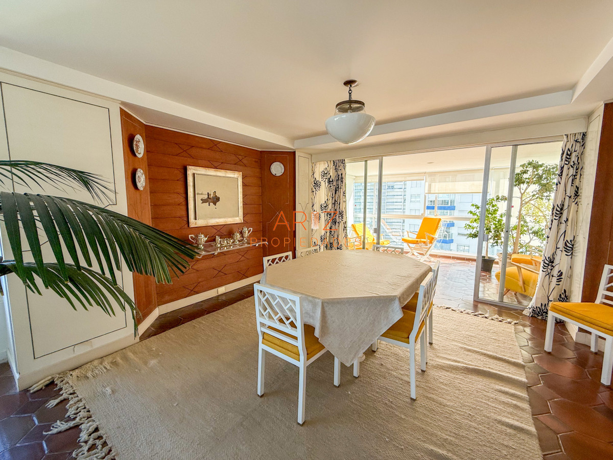 Apartamento ID.2342 - VENTA APARTAMENTO PRIMERA LINEA BRAVA 4 DORMITORIOS Y SERVICIO COMPLETO GRAN PLANTA VISTA DIRECTA A LA BRAVA