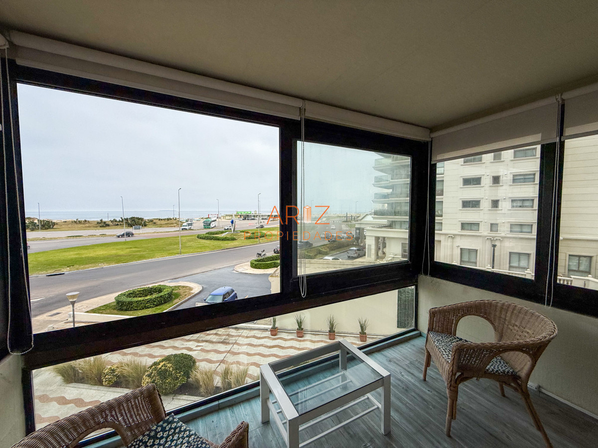 Apartamento ID.2401 - VENTA OPORTUNIDAD PRIMERA LINEA APARTAMENTO 1 DORMITORIO CON GARAGE VISTA A LA BRAVA PUNTA DEL ESTE 