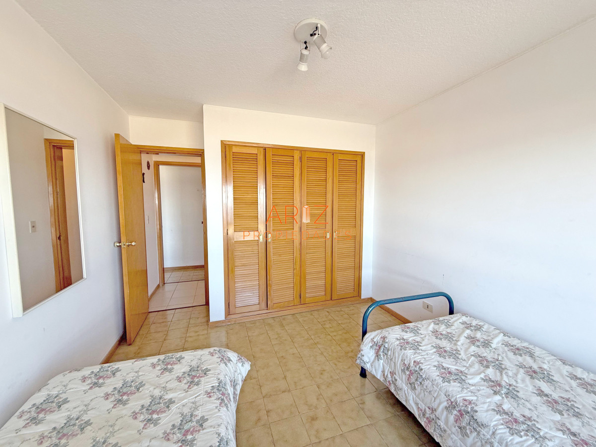 Apartamento ID.2377 - VENTA OPORTUNIDAD 2 DORMITORIOS 2 BAÑOS 1 SUITE PRIMERA LINEA PLAYA BRAVA FRENTE AL MAR AMPLIO APARTAMENTO EXCELENTE CONSTRUCCION