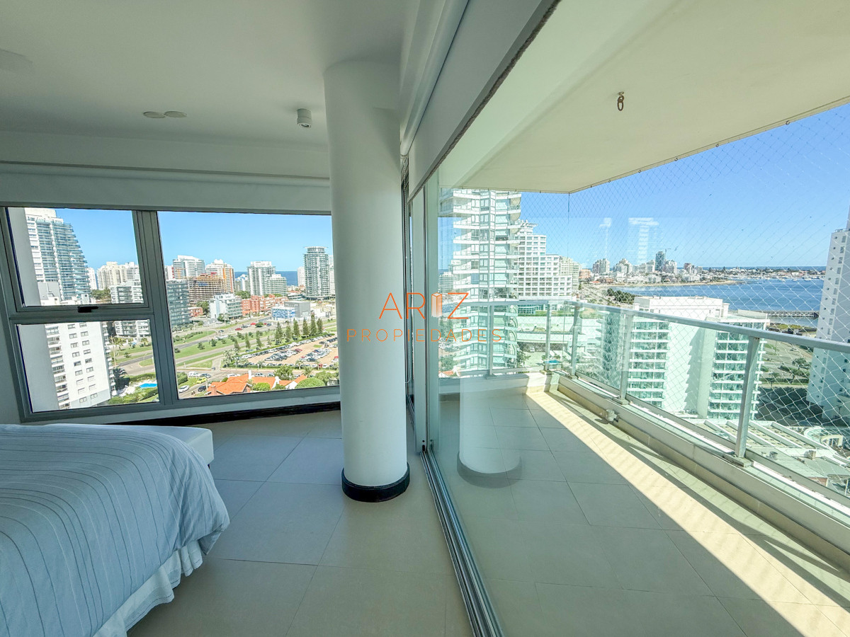 Apartamento ID.2326 - VENTA APARTAMENTO 3 DORMITORIOS EN SUITE + TOILETTE PISO ALTO SEGUNDA LINEA VISTA A LA MANSA 
