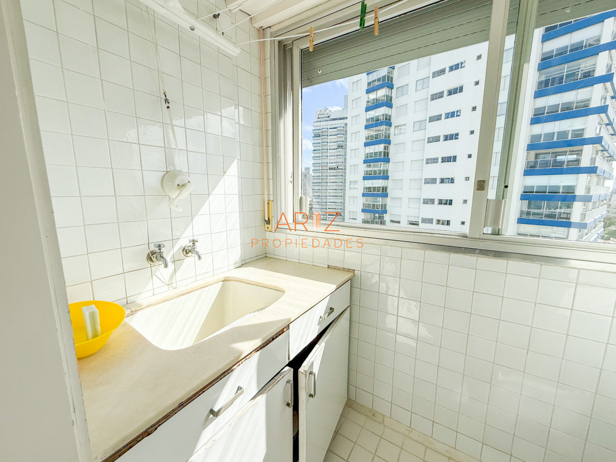 Apartamento ID.2342 - VENTA APARTAMENTO PRIMERA LINEA BRAVA 4 DORMITORIOS Y SERVICIO COMPLETO GRAN PLANTA VISTA DIRECTA A LA BRAVA