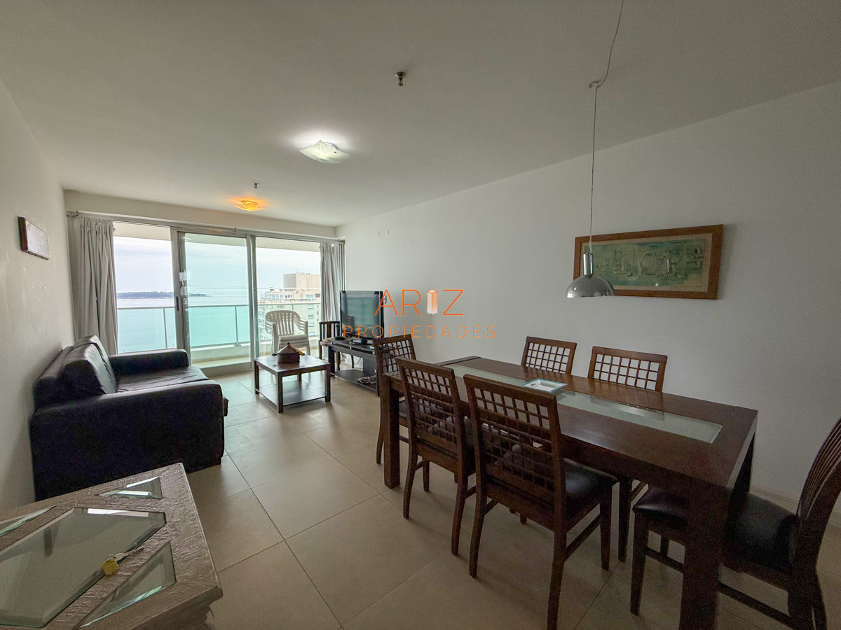Apartamento ID.2321 - VENTA APARTAMENTO SEGUNDA LINEA 2 DORMITORIOS 2 BAÑOS PISO ALTO PLAYA MANSA A 1 CUADRA DEL MAR TODOS LOS SERVICIOS