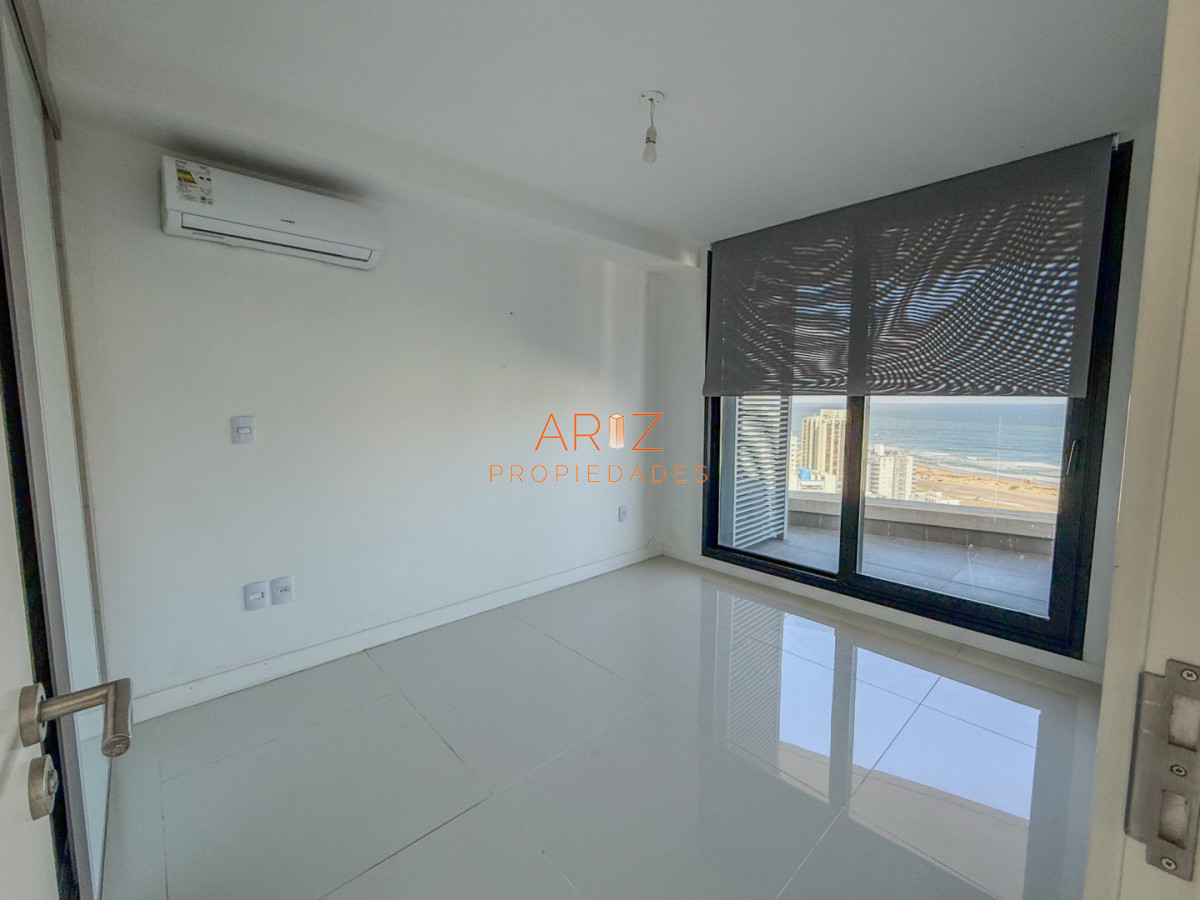 Apartamento ID.921 - ALQUILER ANUAL 1 DORMITORIO SIN MUEBLES DESDE YA PUNTA DEL ESTE TODOS LOS SERVICIOS