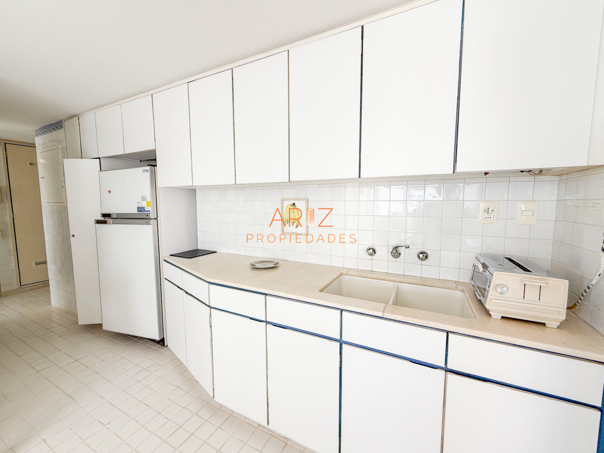 Apartamento ID.2342 - VENTA APARTAMENTO PRIMERA LINEA BRAVA 4 DORMITORIOS Y SERVICIO COMPLETO GRAN PLANTA VISTA DIRECTA A LA BRAVA