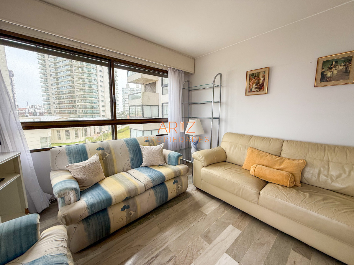 Apartamento ID.2401 - VENTA OPORTUNIDAD PRIMERA LINEA APARTAMENTO 1 DORMITORIO CON GARAGE VISTA A LA BRAVA PUNTA DEL ESTE 