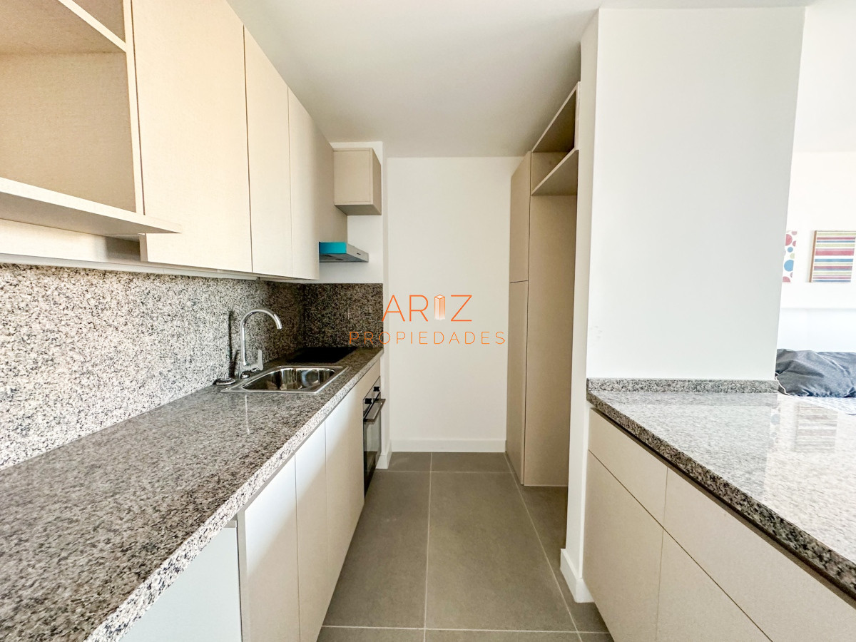 Apartamento ID.1722 - VENTA A ESTRENAR MONOAMBIENTE ESTUDIO CON GARAGE, SUPER PRECIO PUNTA DEL ESTE AIDY GRILL