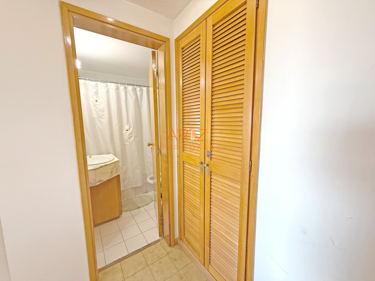 Apartamento ID.2377 - VENTA OPORTUNIDAD 2 DORMITORIOS 2 BAÑOS 1 SUITE PRIMERA LINEA PLAYA BRAVA FRENTE AL MAR AMPLIO APARTAMENTO EXCELENTE CONSTRUCCION