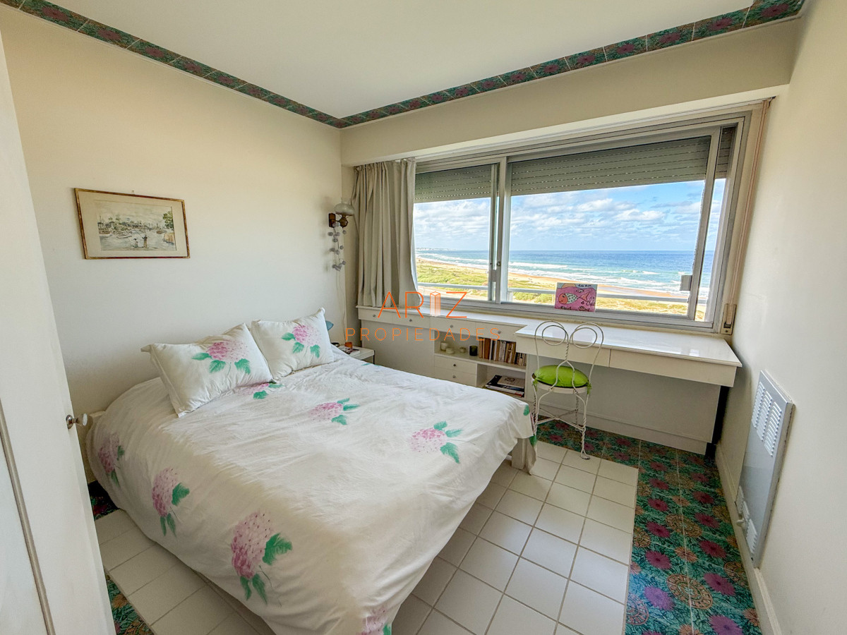 Apartamento ID.2342 - VENTA APARTAMENTO PRIMERA LINEA BRAVA 4 DORMITORIOS Y SERVICIO COMPLETO GRAN PLANTA VISTA DIRECTA A LA BRAVA