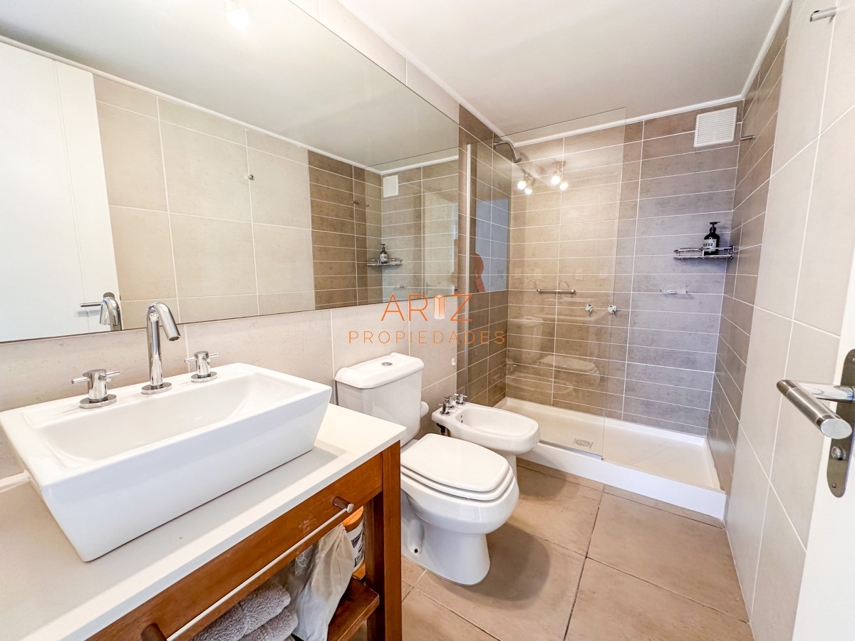 Apartamento ID.1921 - ALQUILER INVERNAL Y TEMPORADA 1 DORMITORIO Y MEDIO TODOS LOS SERVICIOS PISO ALTO A LA MANSA PUNTA DEL ESTE