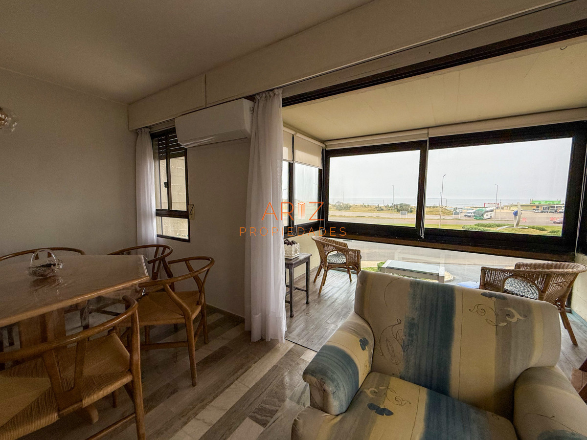 Apartamento ID.2401 - VENTA OPORTUNIDAD PRIMERA LINEA APARTAMENTO 1 DORMITORIO CON GARAGE VISTA A LA BRAVA PUNTA DEL ESTE 