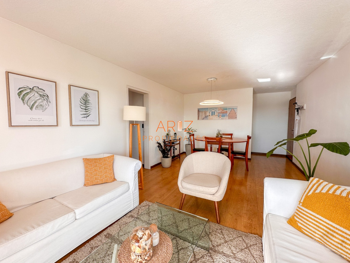 Apartamento ID.1913 - VENTA PISO ALTO APARTAMENTO 2 DORMITORIOS 2 BAÑOS SOL CASI TODO EL DIA, CONTRUCCION EXCEPCIONAL PUNTA DEL ESTE CANTEGRIL
