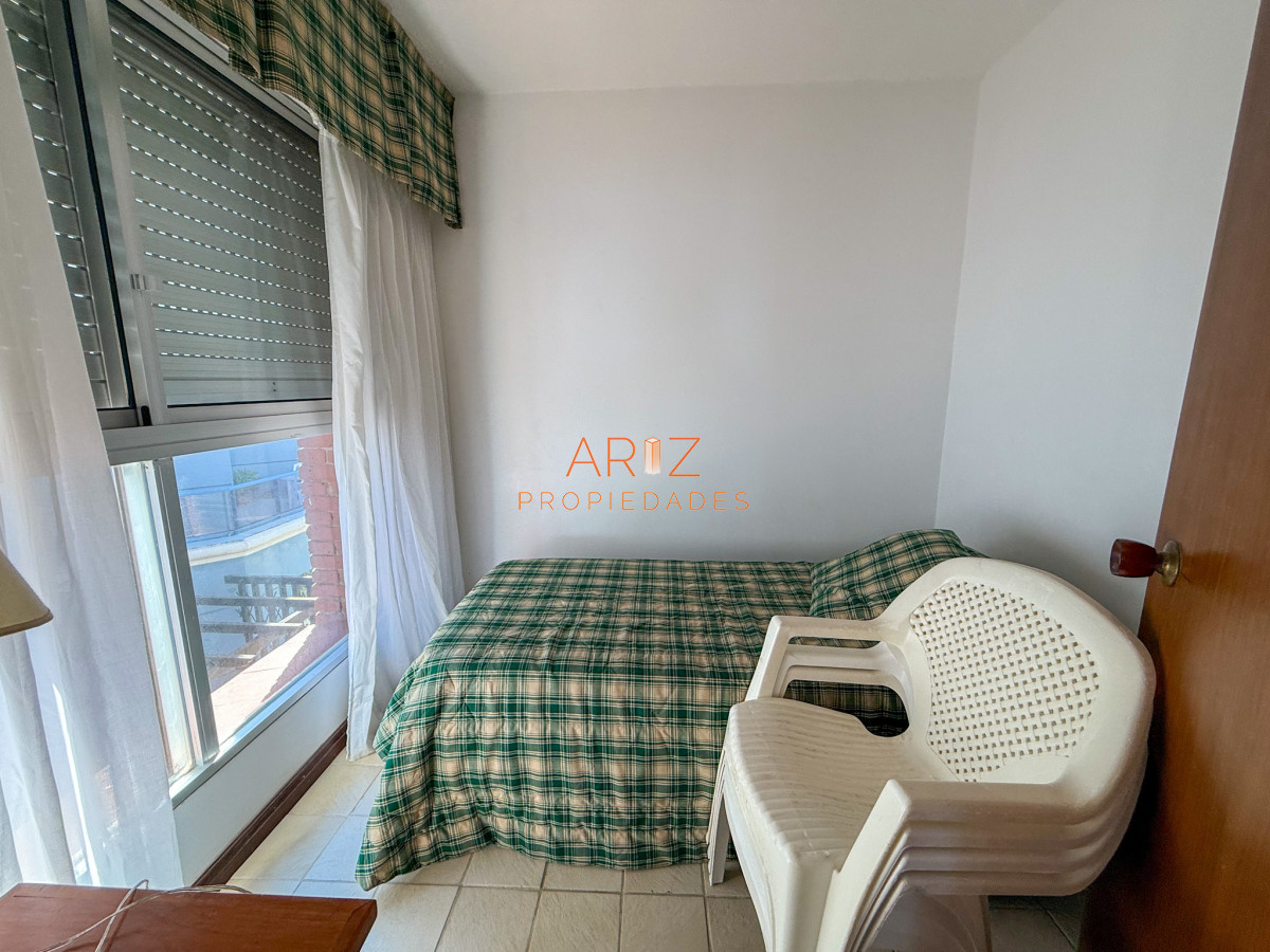 Apartamento ID.2316 - VENTA SEMI PISO PRIMERA LINEA PENINSULA VISTA DIRECTA AL MAR 3 DORMITORIOS + SERVICIO PUNTA DEL ESTE CON ESTUFA A LEÑA