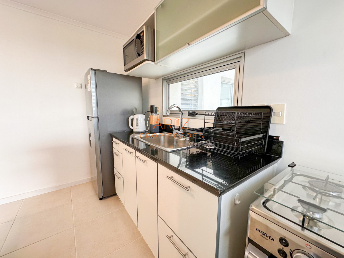 Apartamento ID.1921 - ALQUILER INVERNAL Y TEMPORADA 1 DORMITORIO Y MEDIO TODOS LOS SERVICIOS PISO ALTO A LA MANSA PUNTA DEL ESTE