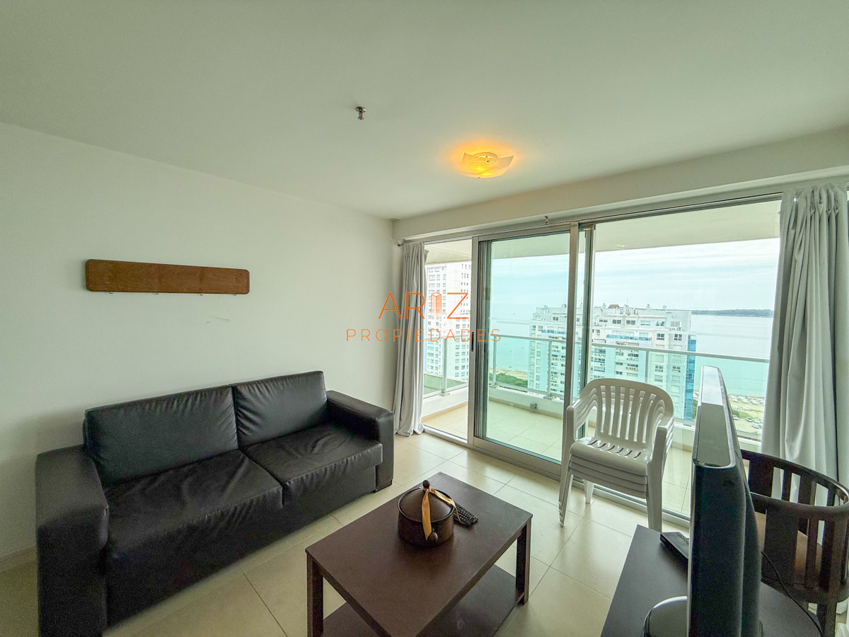 Apartamento ID.2321 - VENTA APARTAMENTO SEGUNDA LINEA 2 DORMITORIOS 2 BAÑOS PISO ALTO PLAYA MANSA A 1 CUADRA DEL MAR TODOS LOS SERVICIOS