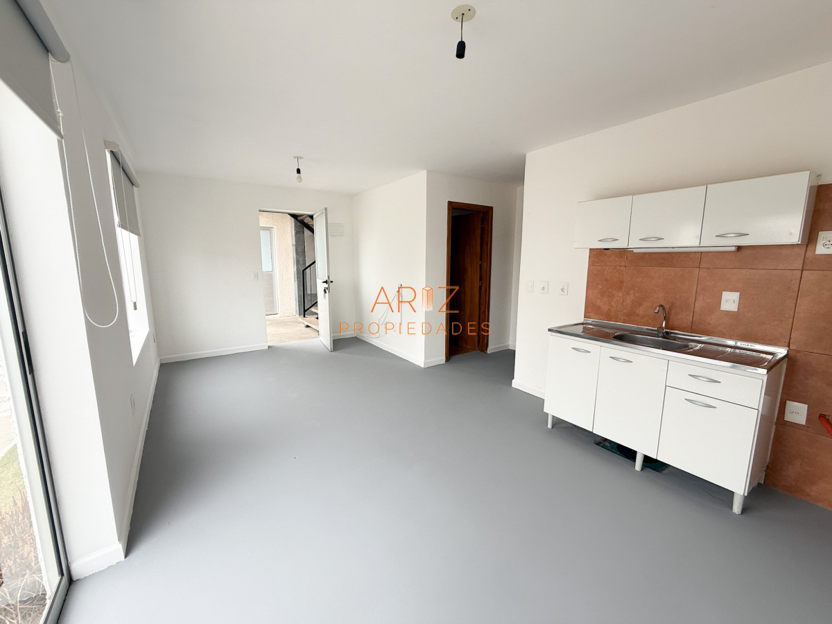 Apartamento ID.2367 - VENTA APARTAMENTO TIPO CASITA PLANTA BAJA EXCELENTE RENTABILIDAD MALDONADO 2 DORMITORIOS 1 BAÑO