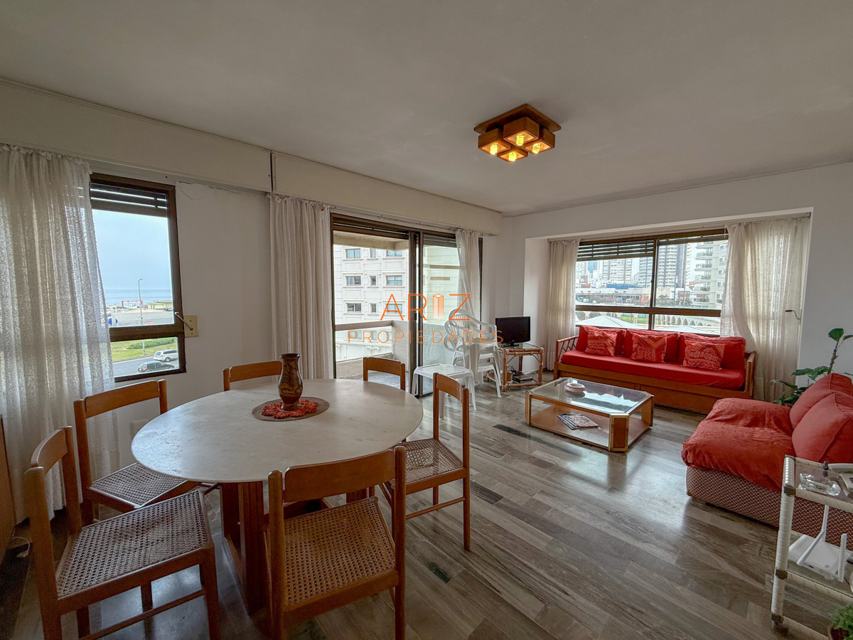 Apartamento ID.2402 - VENTA OPORTUNIDAD PRIMERA LINEA APARTAMENTO 2 DORMITORIOS VISTA A LA BRAVA PUNTA DEL ESTE 