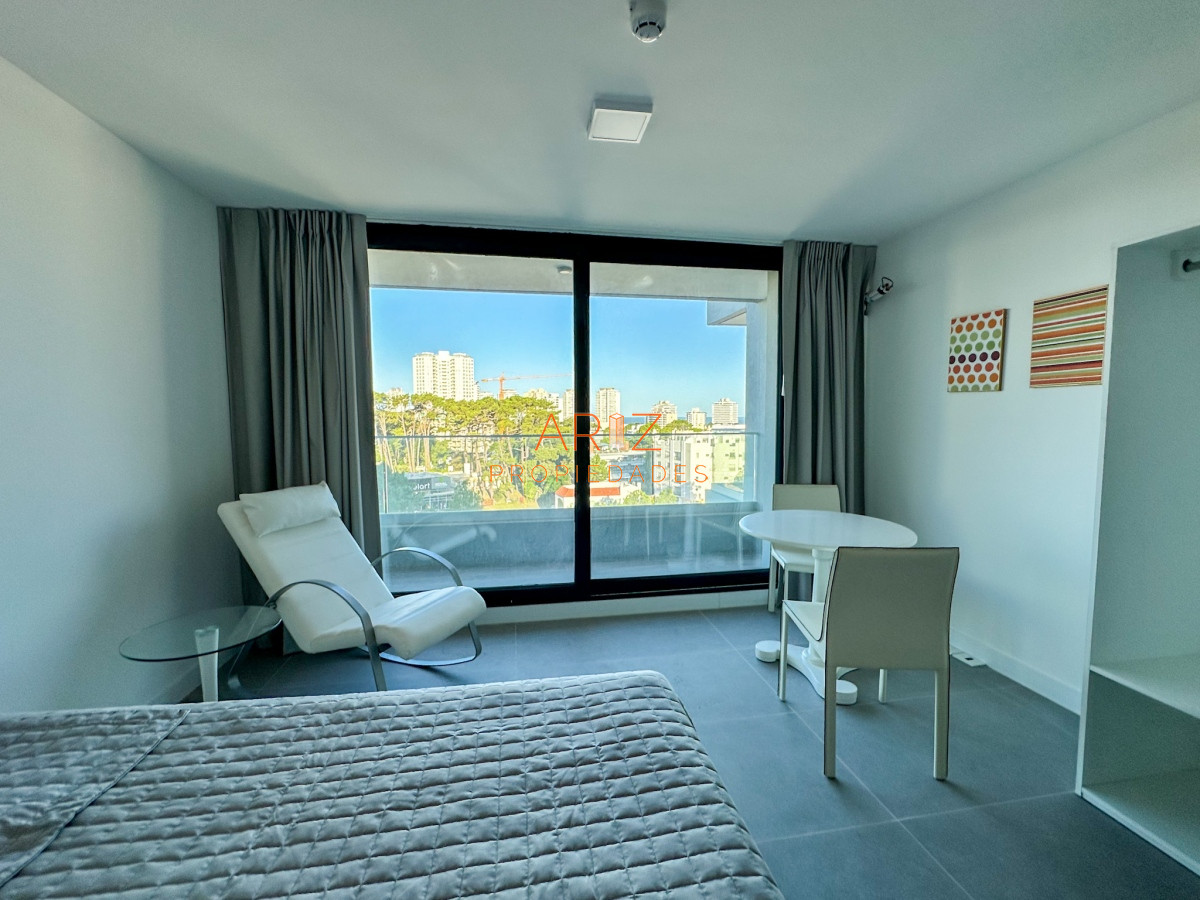 Apartamento ID.1722 - VENTA A ESTRENAR MONOAMBIENTE ESTUDIO CON GARAGE, SUPER PRECIO PUNTA DEL ESTE AIDY GRILL
