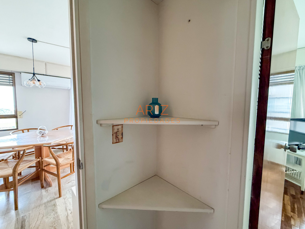 Apartamento ID.2401 - VENTA OPORTUNIDAD PRIMERA LINEA APARTAMENTO 1 DORMITORIO CON GARAGE VISTA A LA BRAVA PUNTA DEL ESTE 