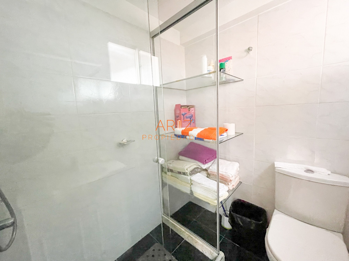 Apartamento ID.1420 - VENDO APARTAMENTO 2 DORMITORIOS 2 BAÑOS RECICLADO GRAN TERRAZA CON PARRILLERO PUNTA DEL ESTE PENINSULA