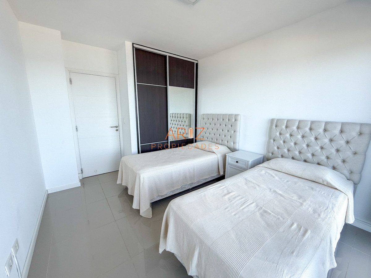Apartamento ID.2296 - ALQUILER INVERNAL DESDE 1ERO MARZO 2025 PENTHOUSE 2DA LINEA BRAVA 3 DORMITORIOS