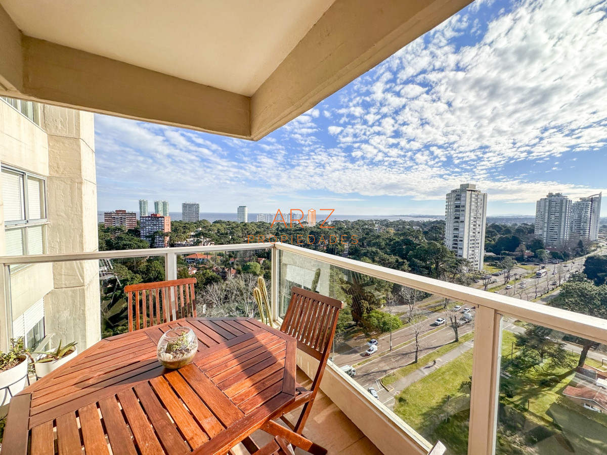 Apartamento ID.1913 - VENTA PISO ALTO APARTAMENTO 2 DORMITORIOS 2 BAÑOS SOL CASI TODO EL DIA, CONTRUCCION EXCEPCIONAL PUNTA DEL ESTE CANTEGRIL
