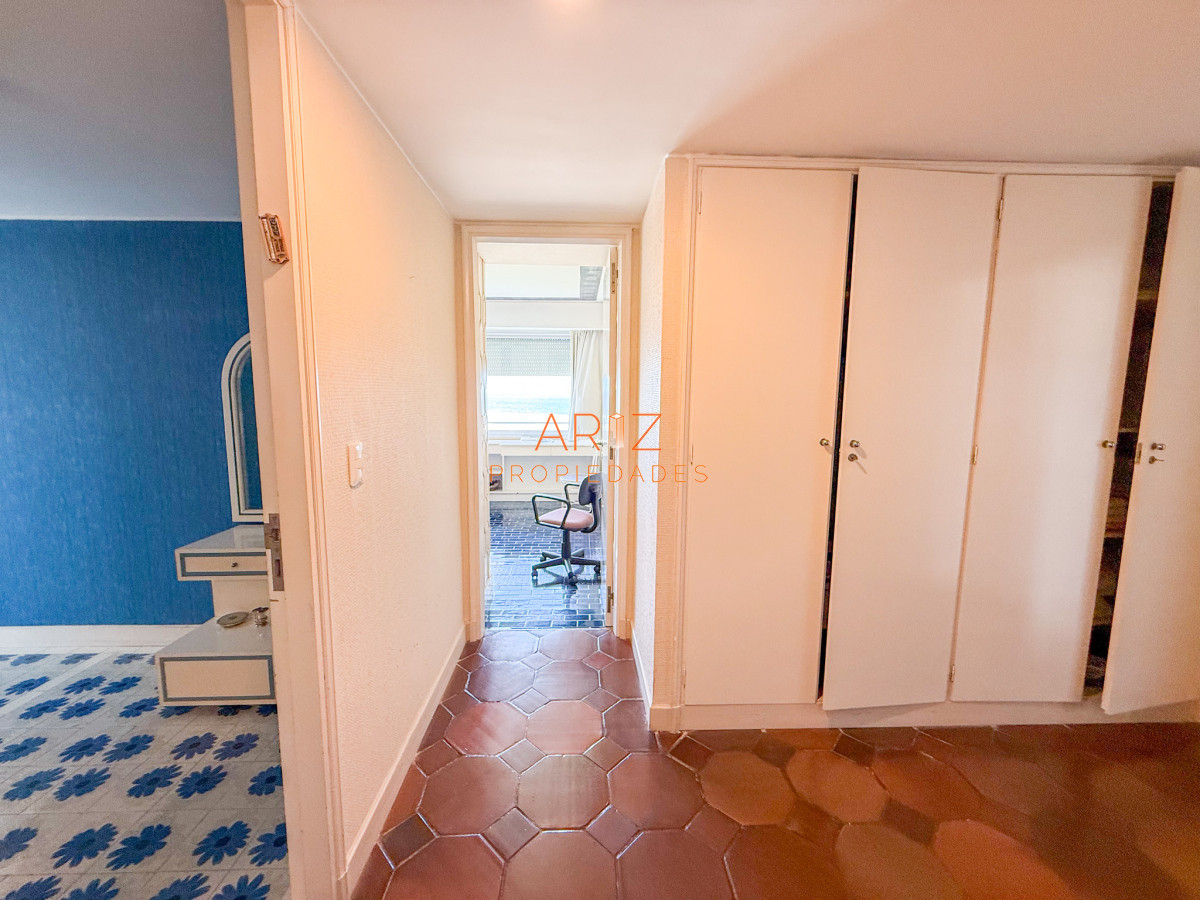 Apartamento ID.2342 - VENTA APARTAMENTO PRIMERA LINEA BRAVA 4 DORMITORIOS Y SERVICIO COMPLETO GRAN PLANTA VISTA DIRECTA A LA BRAVA
