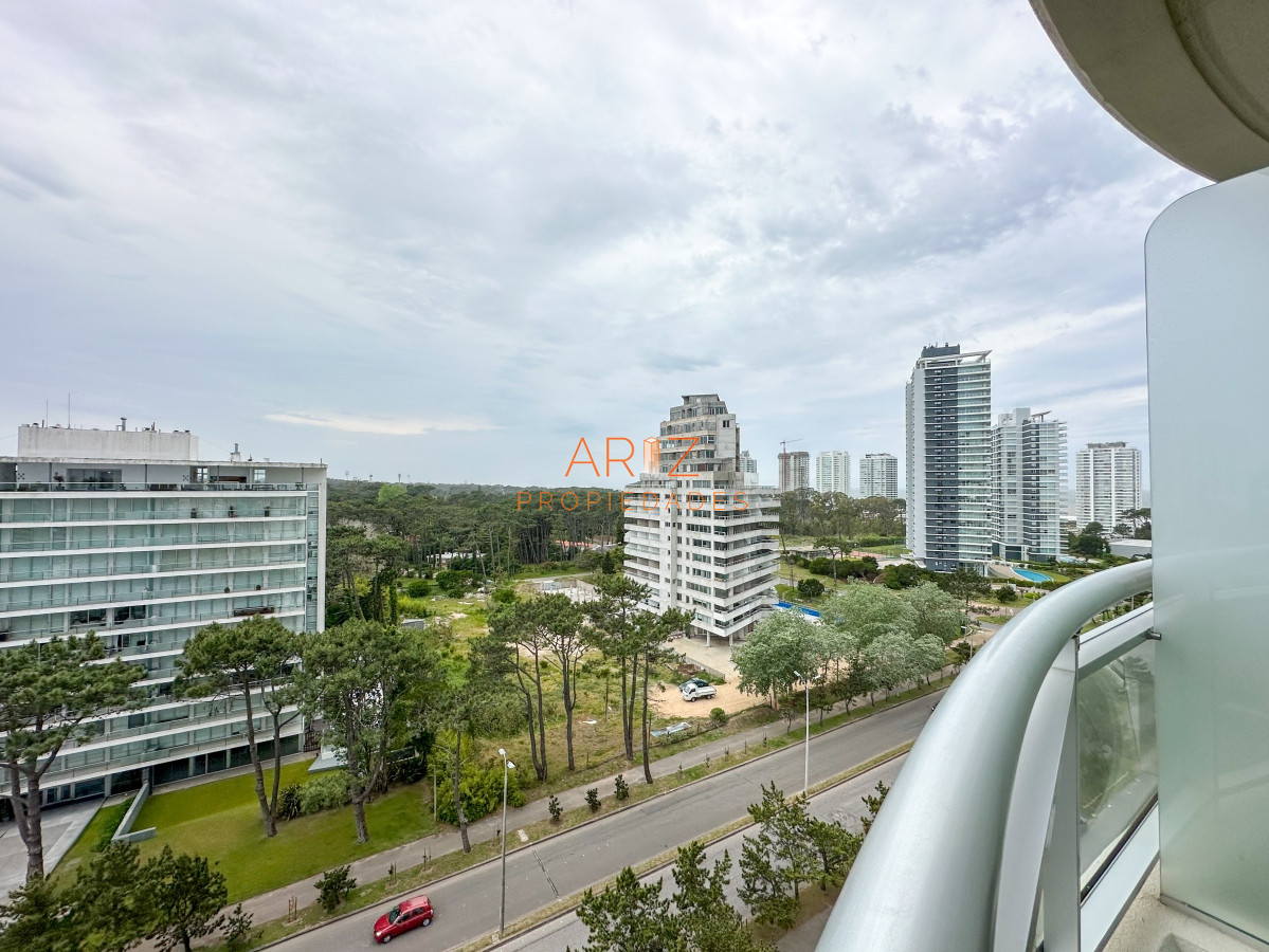 Apartamento ID.1585 - VENTA OPORTUNIDAD PISO MEDIO ALTO 3 DORMITORIOS SUITES OCEAN DRIVE PUNTA DEL ESTE