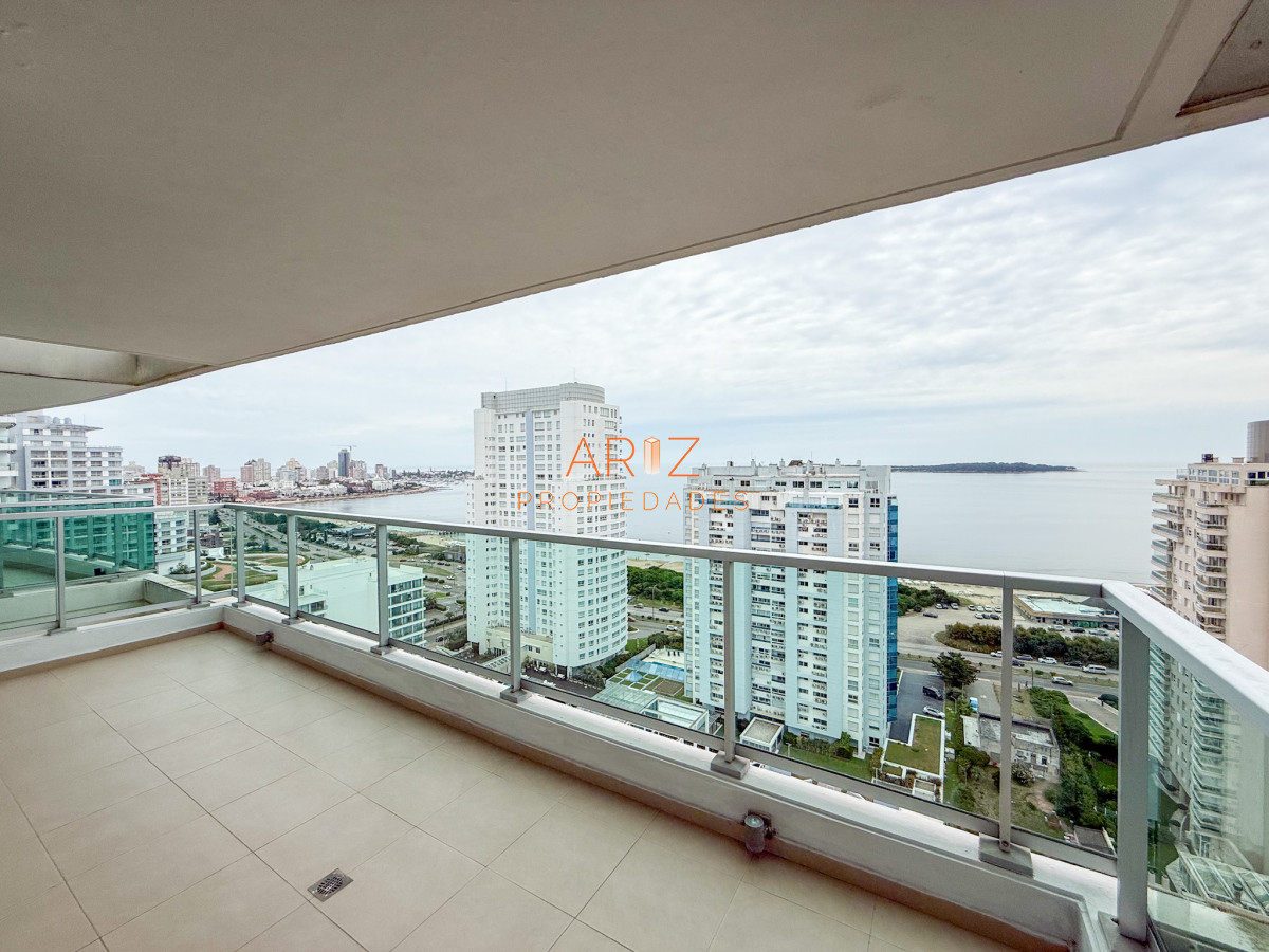 Apartamento ID.2321 - VENTA APARTAMENTO SEGUNDA LINEA 2 DORMITORIOS 2 BAÑOS PISO ALTO PLAYA MANSA A 1 CUADRA DEL MAR TODOS LOS SERVICIOS