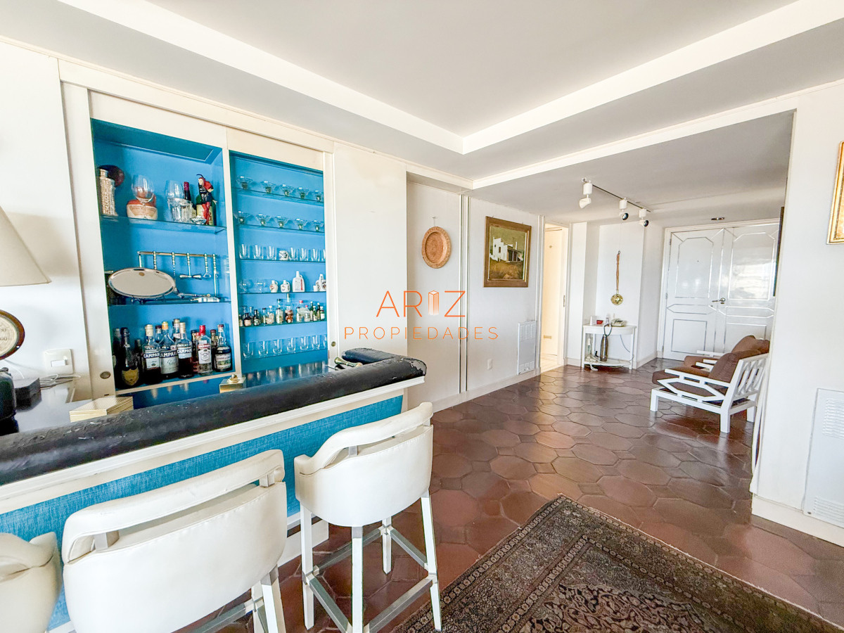 Apartamento ID.2342 - VENTA APARTAMENTO PRIMERA LINEA BRAVA 4 DORMITORIOS Y SERVICIO COMPLETO GRAN PLANTA VISTA DIRECTA A LA BRAVA
