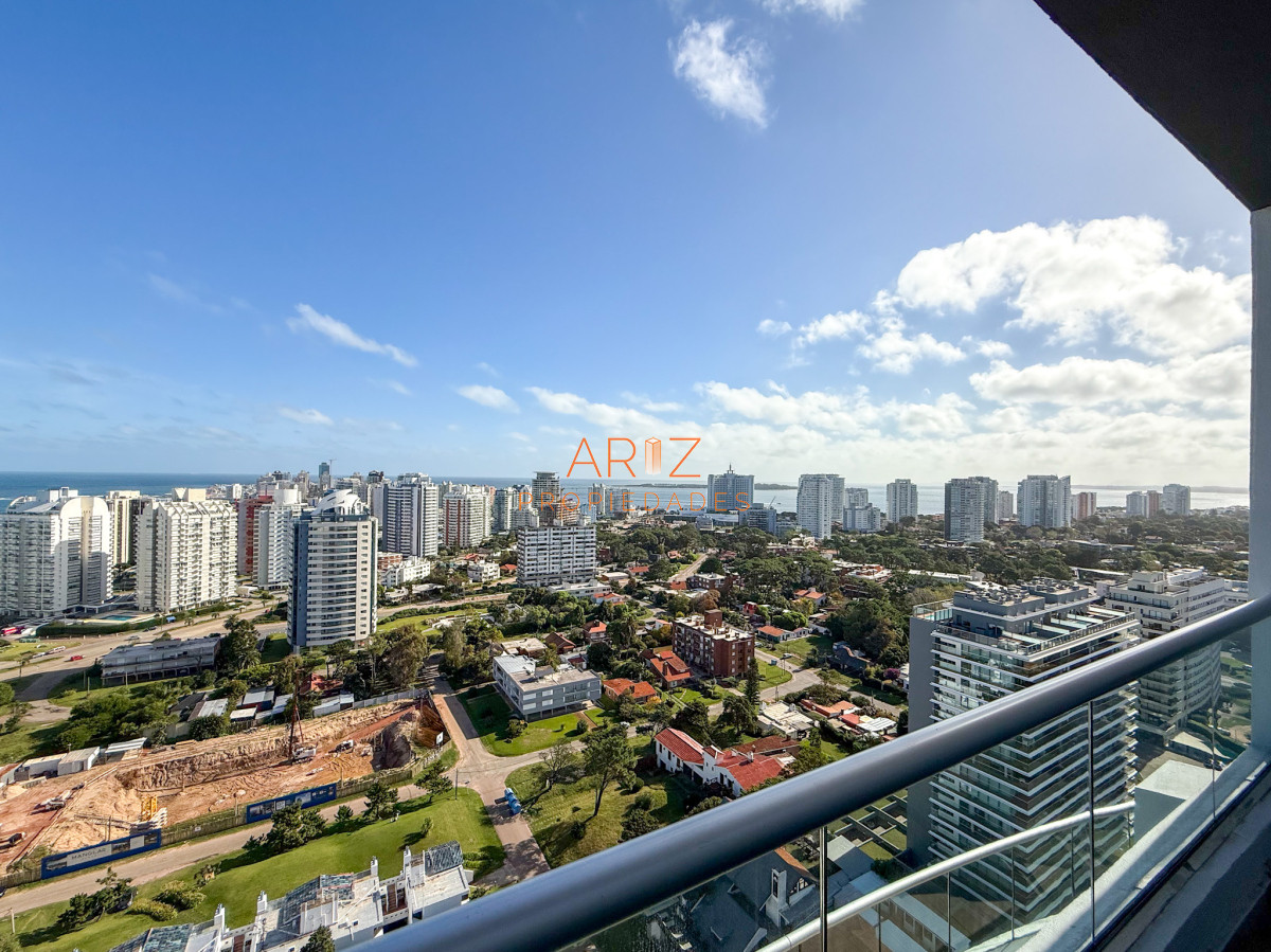 Apartamento ID.2296 - ALQUILER INVERNAL DESDE 1ERO MARZO 2025 PENTHOUSE 2DA LINEA BRAVA 3 DORMITORIOS