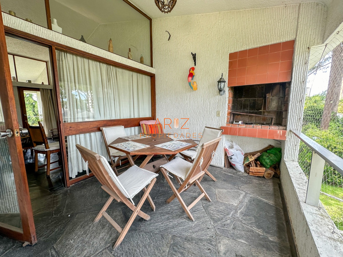 Apartamento ID.1642 - VENDO APARTAMENTO TIPO CASA 2 DORMITORIOS 1 BAÑO MUY BUEN ESTADO PUNTA DEL ESTE CANTEGRIL