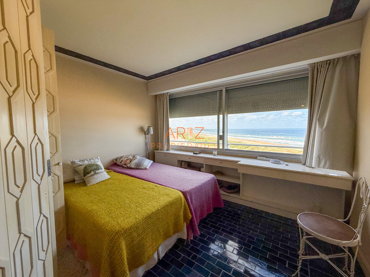 Apartamento ID.2342 - VENTA APARTAMENTO PRIMERA LINEA BRAVA 4 DORMITORIOS Y SERVICIO COMPLETO GRAN PLANTA VISTA DIRECTA A LA BRAVA