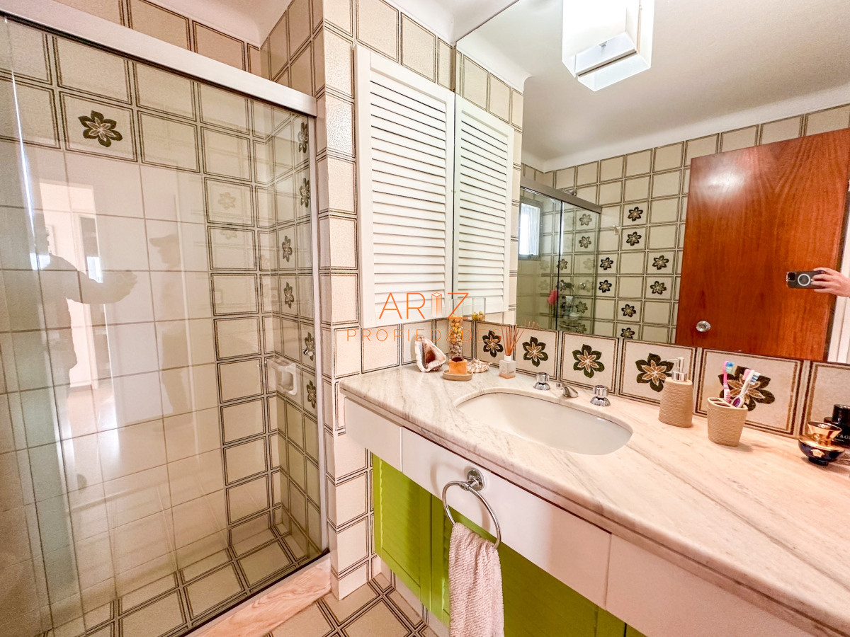 Apartamento ID.1913 - VENTA PISO ALTO APARTAMENTO 2 DORMITORIOS 2 BAÑOS SOL CASI TODO EL DIA, CONTRUCCION EXCEPCIONAL PUNTA DEL ESTE CANTEGRIL