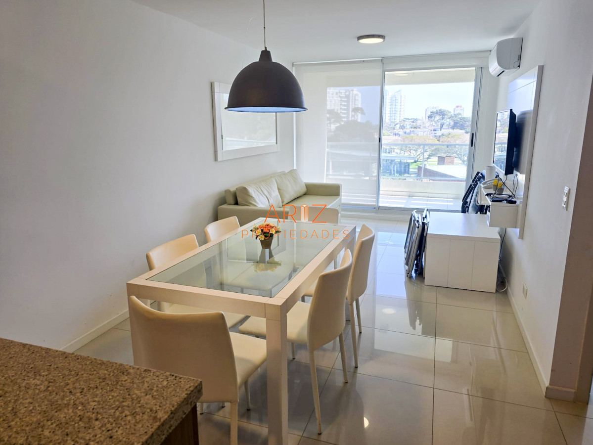 Apartamento ID.2024 - VENTA Y ALQUILER ANUAL APARTAMENTO 1 DORMITORIO EDIFICIO DE CATEGORIA TODOS LOS SERVICIOS PUNTA DEL ESTE AIDY GRILL