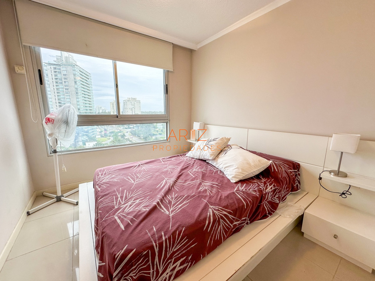 Apartamento ID.1585 - VENTA OPORTUNIDAD PISO MEDIO ALTO 3 DORMITORIOS SUITES OCEAN DRIVE PUNTA DEL ESTE