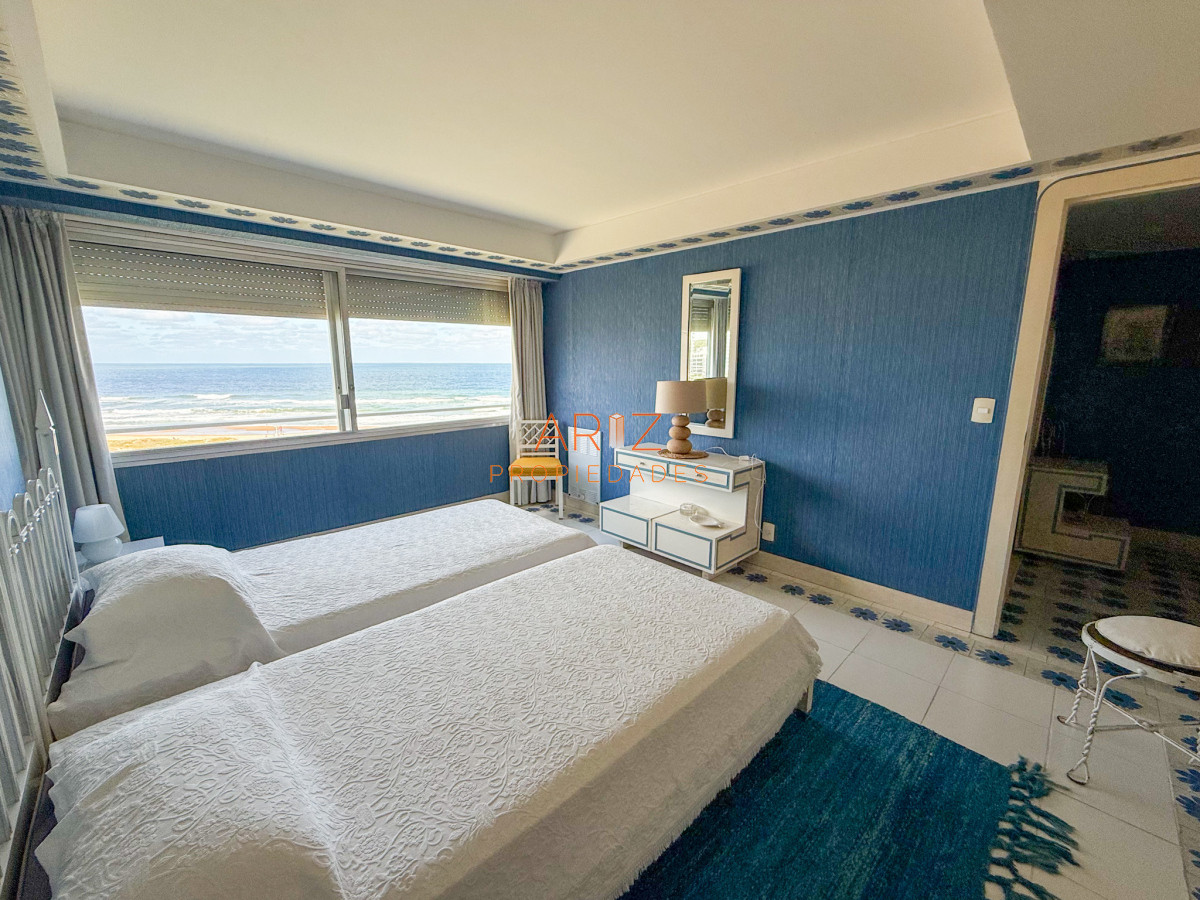 Apartamento ID.2342 - VENTA APARTAMENTO PRIMERA LINEA BRAVA 4 DORMITORIOS Y SERVICIO COMPLETO GRAN PLANTA VISTA DIRECTA A LA BRAVA