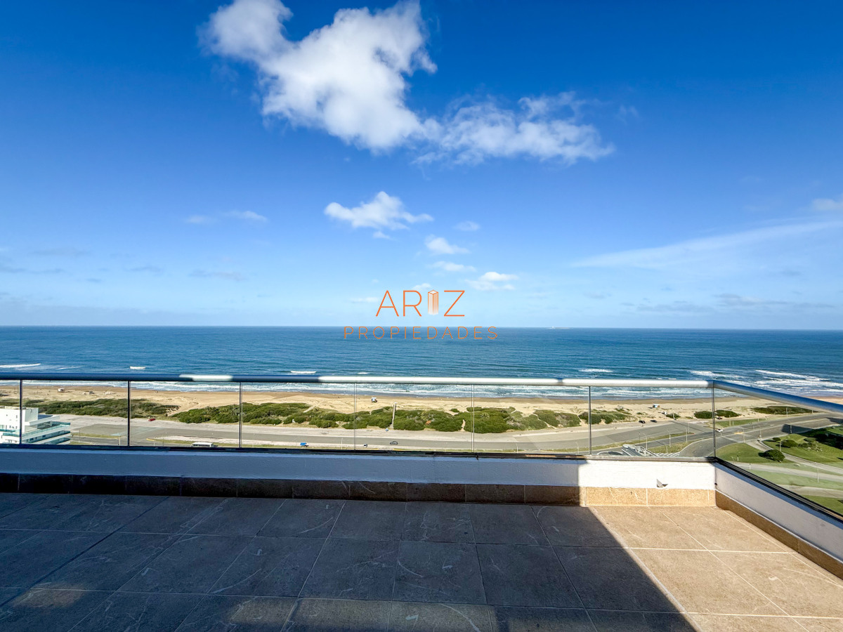 Apartamento ID.2296 - ALQUILER INVERNAL DESDE 1ERO MARZO 2025 PENTHOUSE 2DA LINEA BRAVA 3 DORMITORIOS