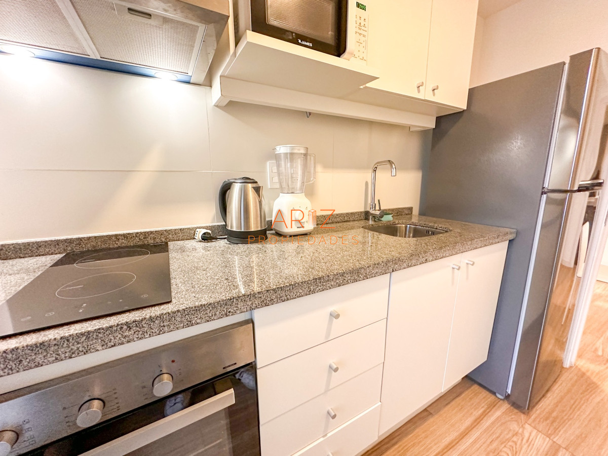 Apartamento ID.2040 - ALQUILER ANUAL 1 DORMITORIO PUNTA DEL ESTE BRAVA A 1 CUADRA DEL MAR