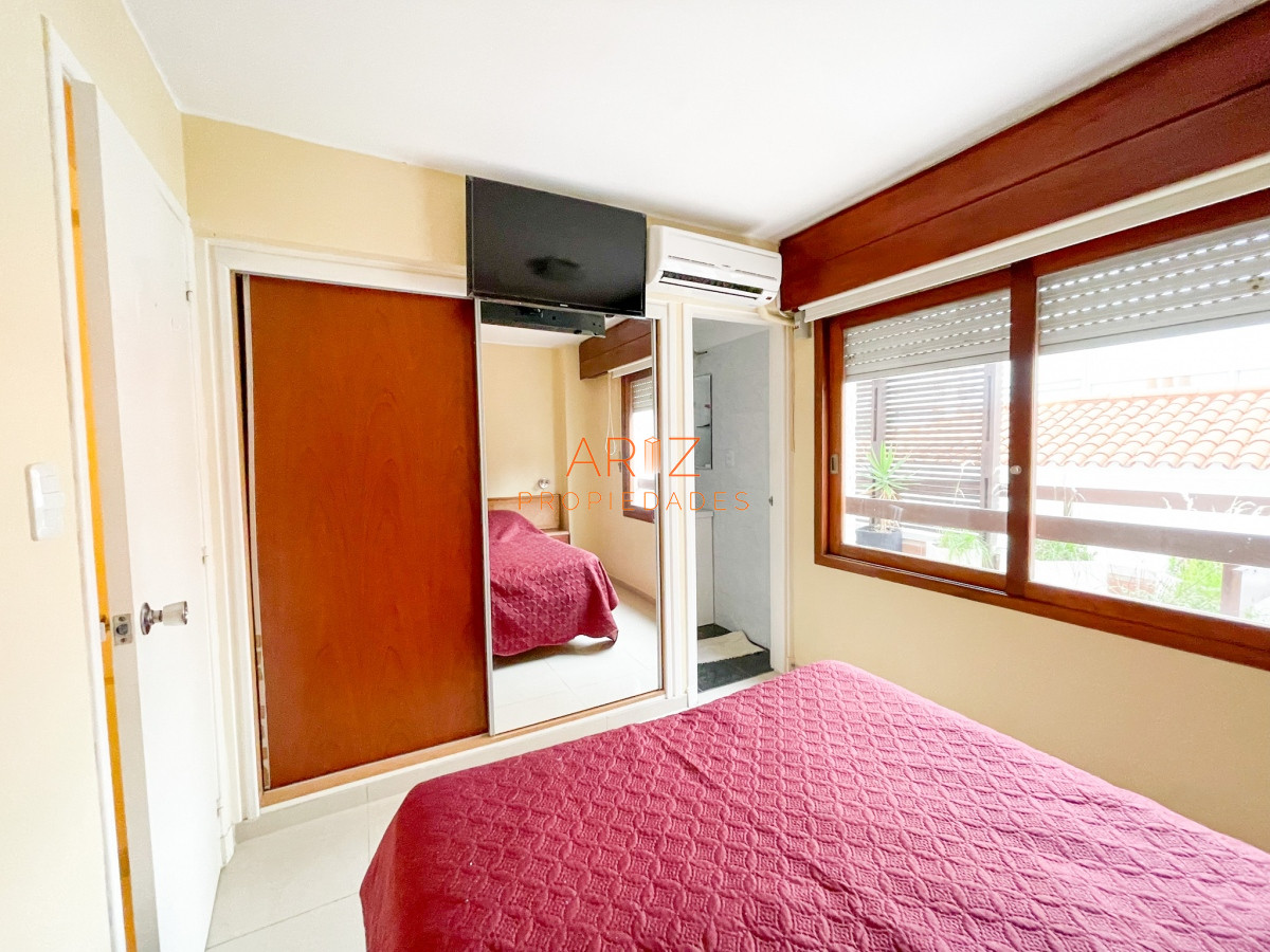Apartamento ID.1420 - VENDO APARTAMENTO 2 DORMITORIOS 2 BAÑOS RECICLADO GRAN TERRAZA CON PARRILLERO PUNTA DEL ESTE PENINSULA